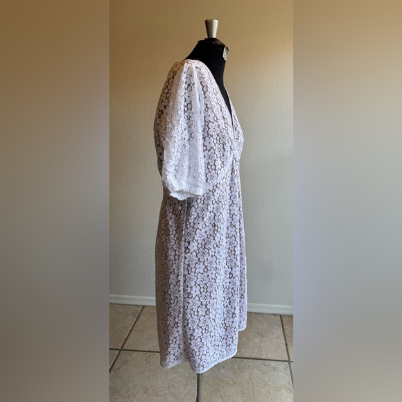 NWT Michael Kors Feminine White Lace Keyhole Dress Delicate Puff Sleeves Sz 12 - Picture 3 of 15